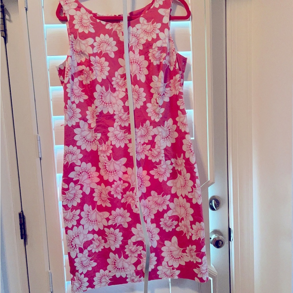 Charter Club sleeveless w belt.